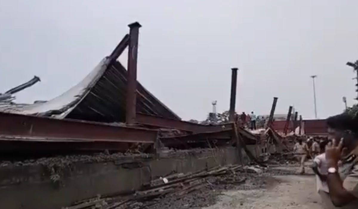 Under-construction warehouse collapses in Kolkata killing 5; Over 50 feared trapped