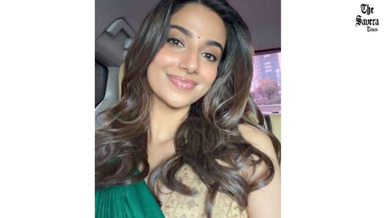 Meenakshi Chaudhary Warns Public About Imposter Attempting to Con People