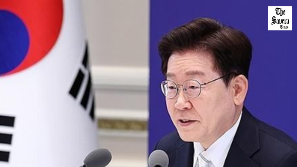 Lee appoints senior secretaries