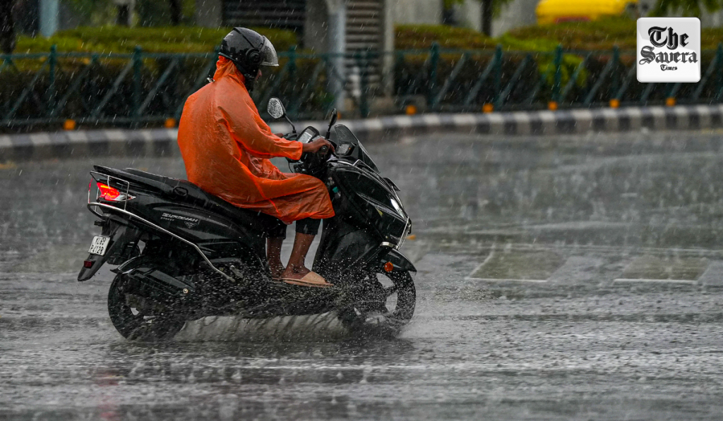 Heavy Monsoon Rains Batter Mumbai; BMC deploys 7,000 personnel as waterlogging hits several areas