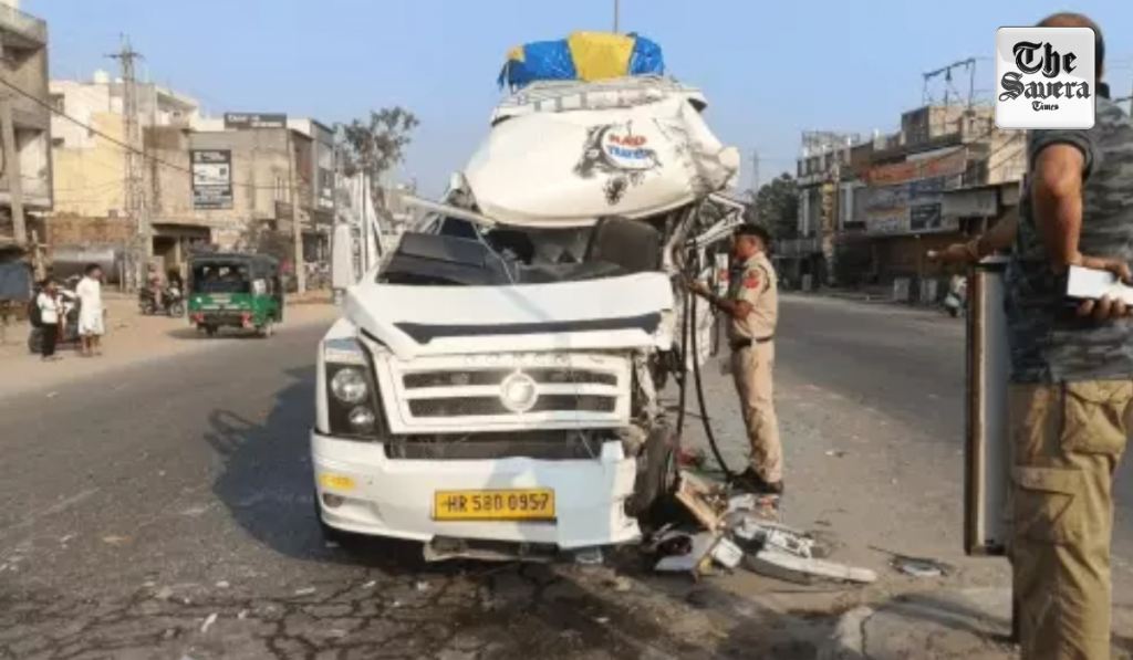 10 Members of a Family Injured After Tempo Traveller Collides With Hydra on Ambala-Jagadhri Highway