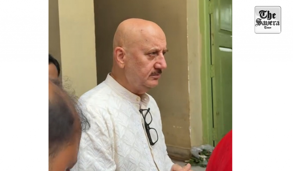 Anupam Kher prays for 'health, happiness, & peace' at the Kalighat Kali Temple in Kolkata