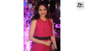 Madhoo recalls the time when she almost worked with Shah Rukh Khan