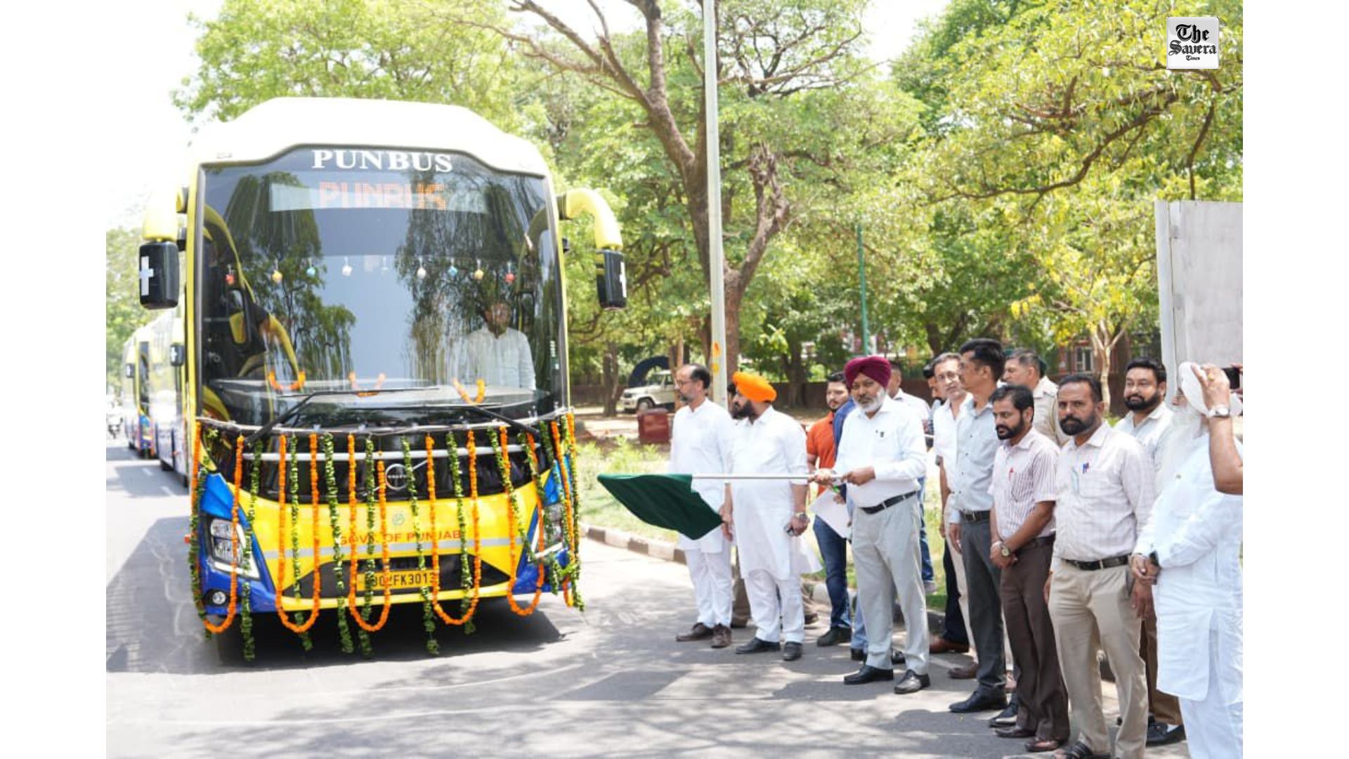 Bhagwant Mann Govt expands luxury bus fleet to Delhi Airport; Transport Minister Harpal Singh Cheema flags off 5 new Super Integral Volvo coaches