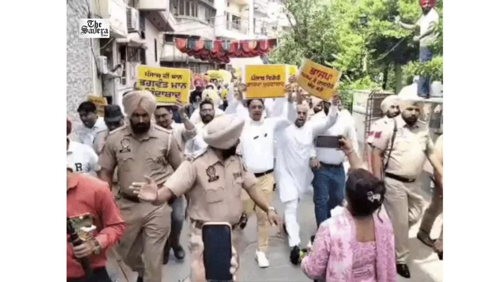 AAP Workers Gherao Tarun Chugh’s House in Amritsar
