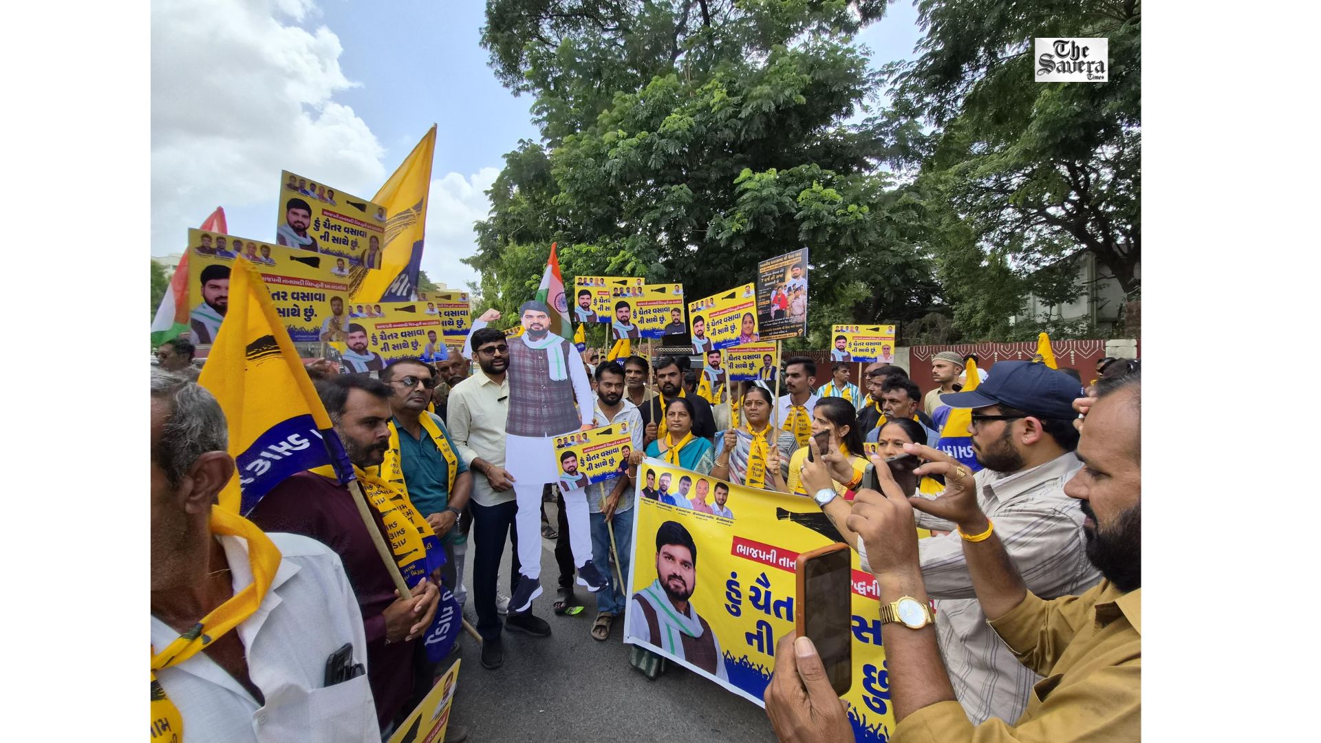 AAP Stages Statewide Protest Backing Jailed MLA in Gujarat