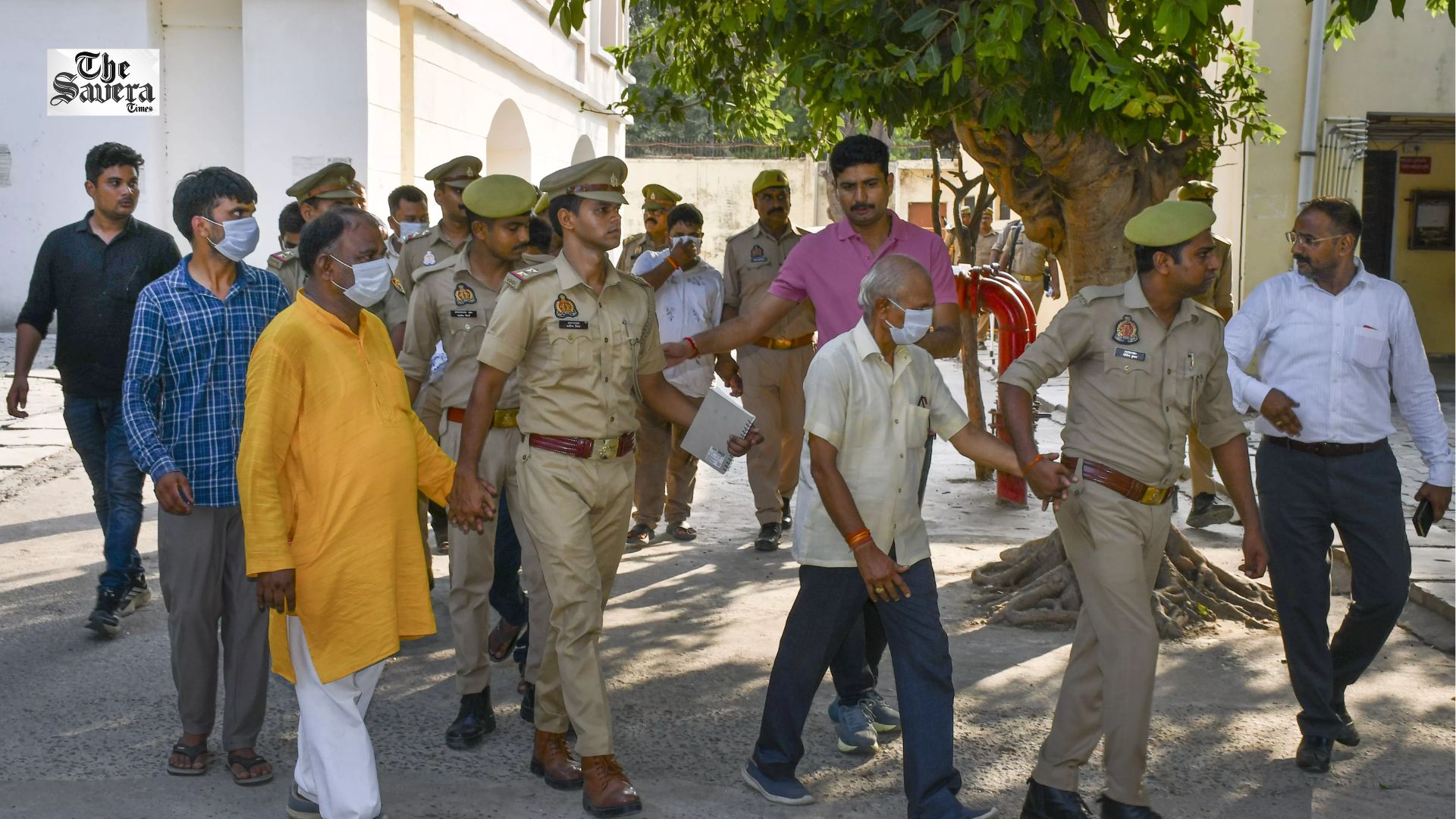 Police Raid Homes of 8 Accused in Ayodhya Ram Temple Donation Theft Case; Several Missing, Search Operations Underway