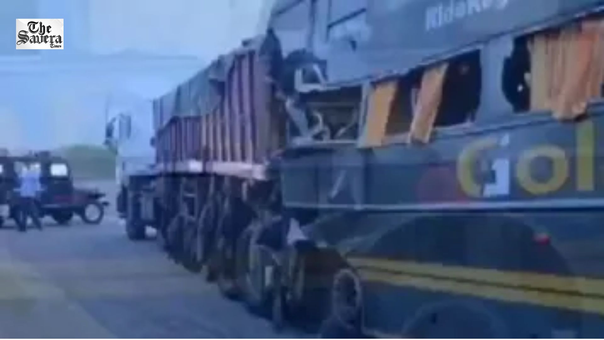 4 Killed, Over 20 Injured as Bus Rams Truck on Yamuna Expressway in Mathura