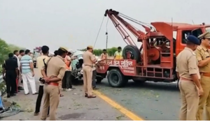 5 Dead After Bus and Car Crash on Agra-Lucknow Expressway in Unnao
