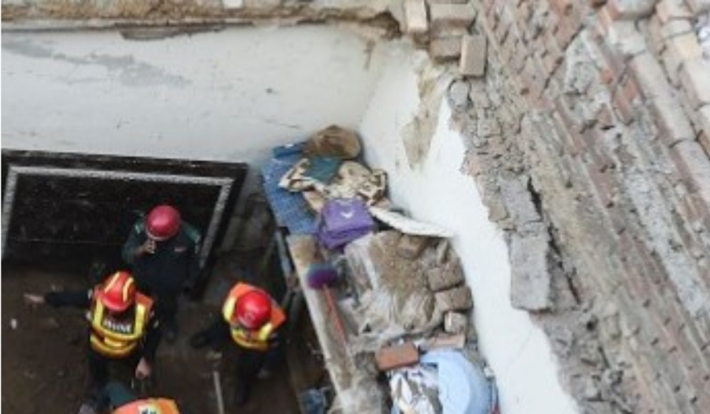 14 Children Killed in Lahore Roof Collapse; Pakistan Rights Body Seeks Investigation
