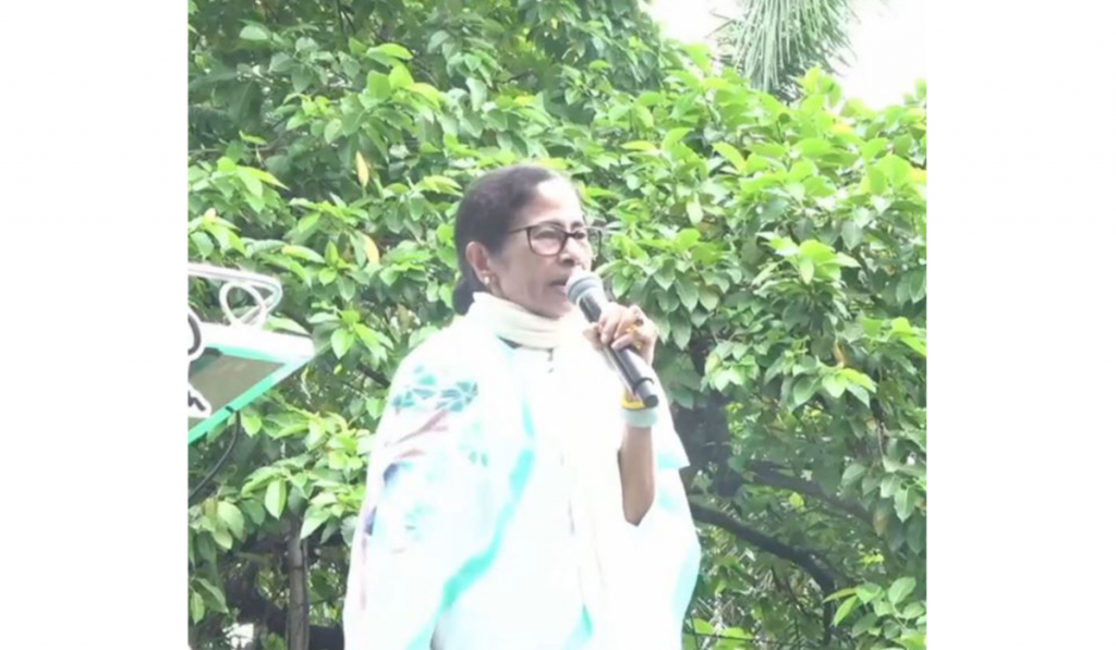'If Needed, I Will Visit Delhi and Join CJP Protest': Mamata Banerjee Calls for United Opposition Front Against BJP