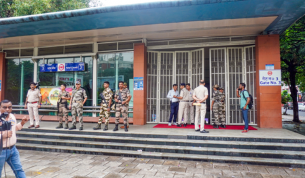 16 Delhi Metro Stations Closed Amid Jantar Mantar Protest; DMRC Issues Advisory
