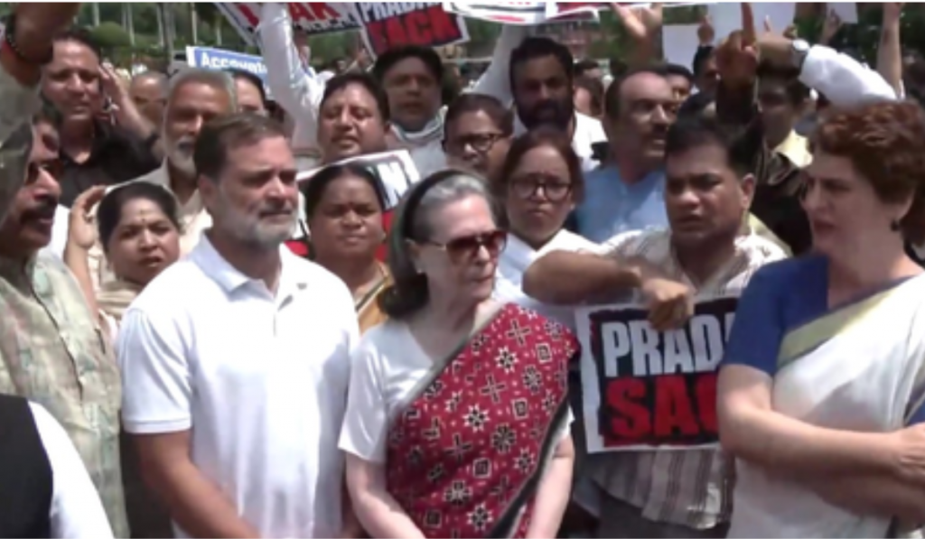 pposition Protests in Parliament, Reiterates Demand for Dharmendra Pradhan's Resignation