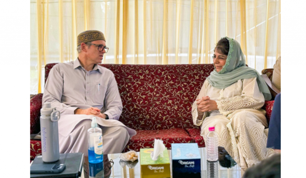 Omar Abdullah Demands Apology from Mehbooba Mufti Over Comments on Jantar Mantar Protest