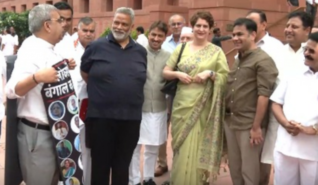 TMC's Kalyan Banerjee Launches Protest in Parliament Over Rebel MPs, Calls Them 'Traitors'