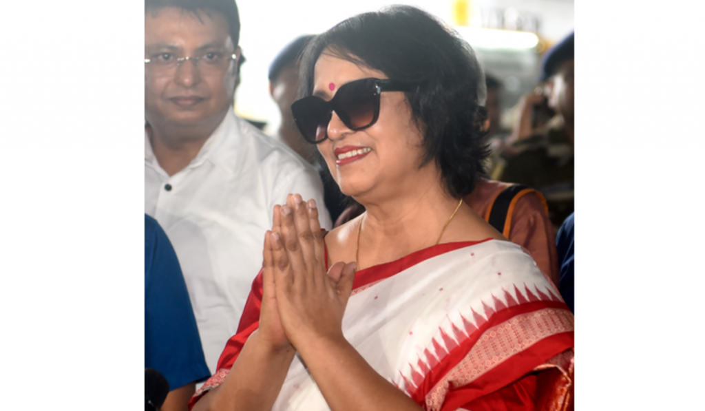 Taslima Nasrin returns to Kolkata after being forced to leave 19 years ago