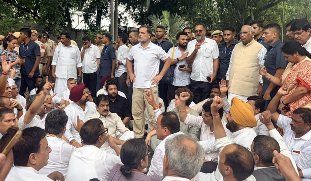 Protest PM Residence Congress Leaders