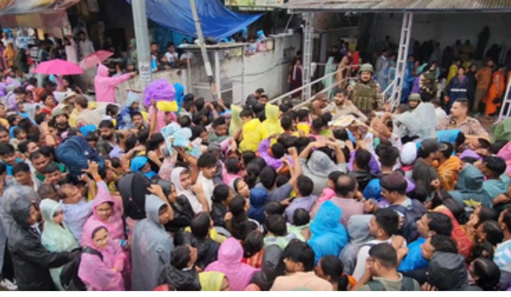 Vaishno Devi Yatra resumes after 7-day suspension; thousands of devotees return to holy shrine