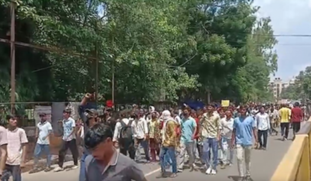 Clashes, stone-pelting during Bihar Bandh, several protesters detained