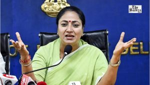 Delhi EV Policy Offers End-to-End Solution for Cleaner Mobility: CM Rekha Gupta