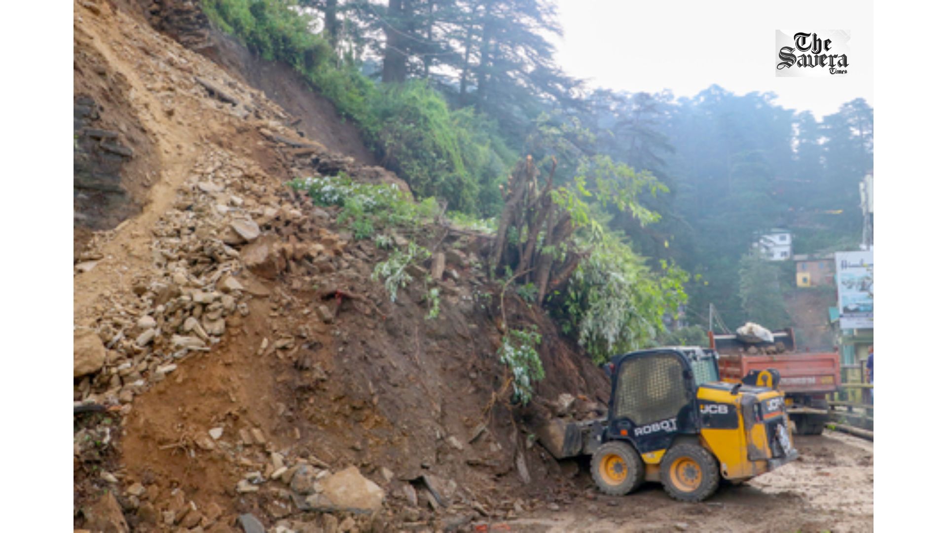 Massive Landslide Hits Shimla Near Sanjauli College, Several Houses at Risk