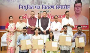 Uttarakhand CM hands over appointment letters to 182 UKPSC candidates; urges commitment to public service