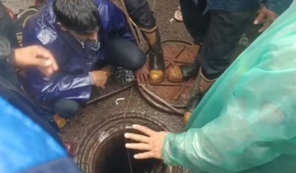 mumbai manhole incident