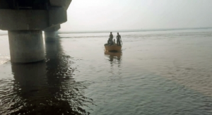 Bhagalpur boat capsize: Two labourers still missing, administration orders action against contractors