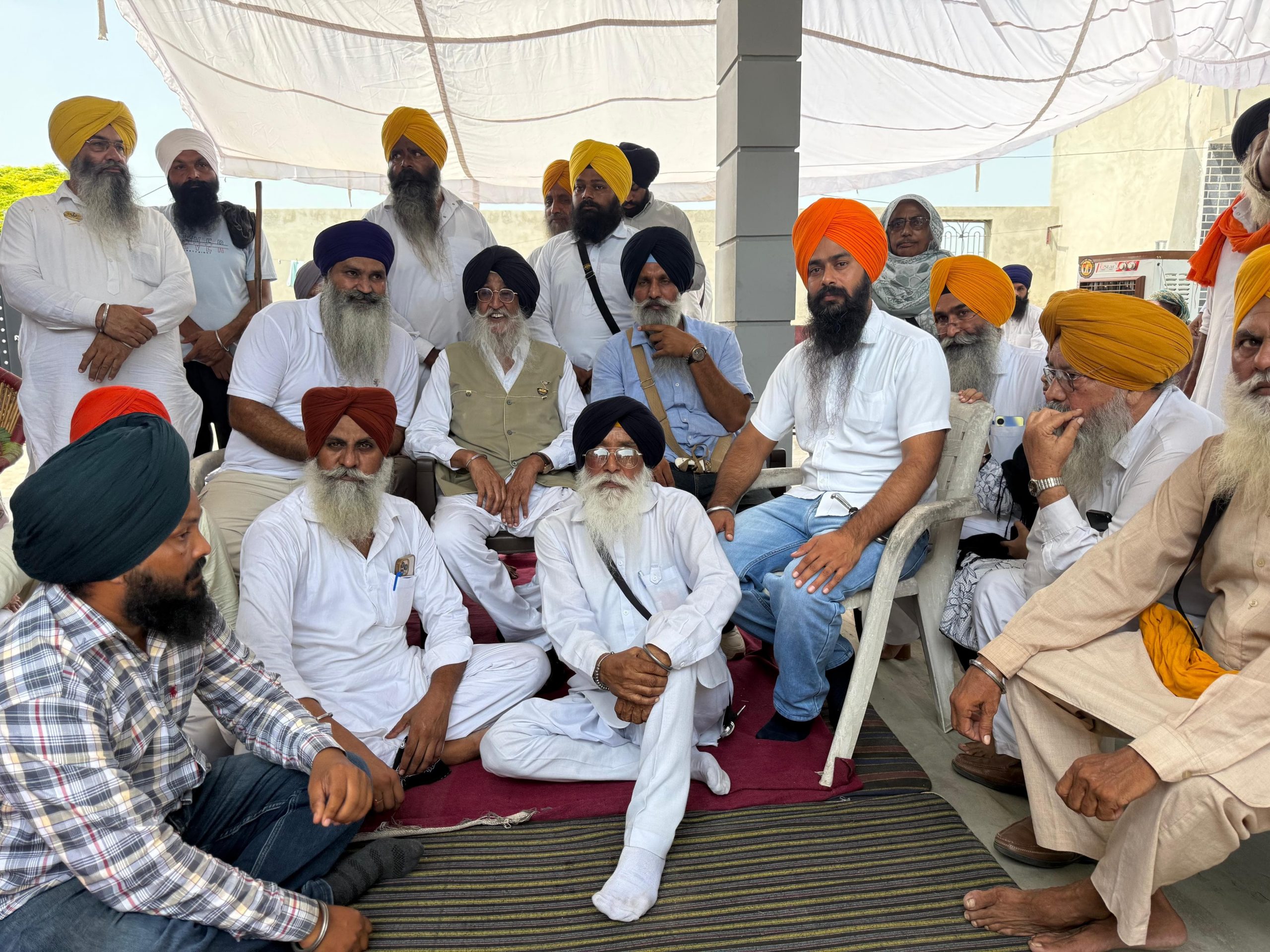 Simranjit Singh Mann Meets NSA-Detained Gurmeet Singh Bukkanwala, Offers Condolences Over Father’s Demise