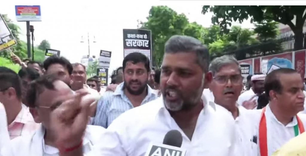 Congress Stages Protest Outside Jaipur School, Police Block Demonstrators Amid Photo Row