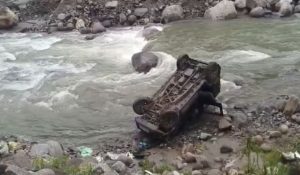 Himachal: Gypsy vehicle plunges into Manalsu Nallah; two youths die, three injured