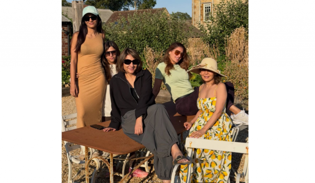 Urvashi Dholakia celebrates her ‘right tribe’ with Ekta Kapoor, Nargis Fakhri