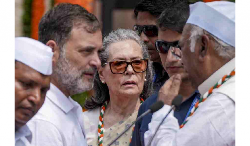 Complaint seeks FIR against Sonia, Rahul Gandhi over alleged Vande Mataram disruption
