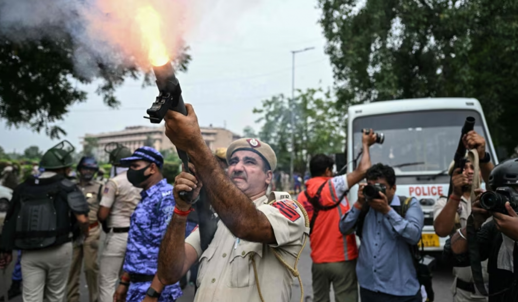 Delhi Police Denies Excessive Force During Protest, Says 5,000 Cops Managed 30,000+ Protesters