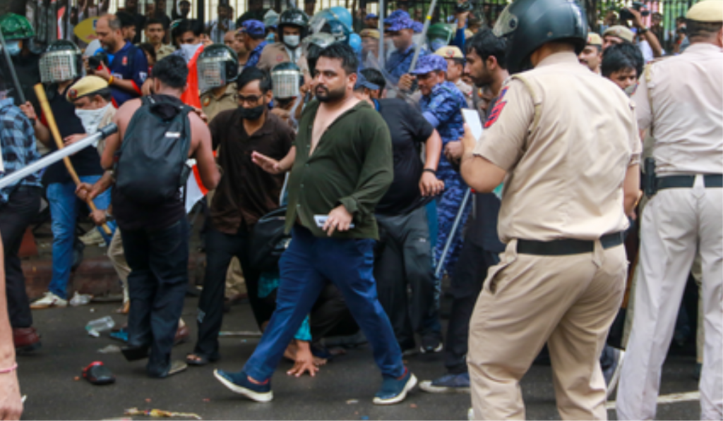 Centre Moves Supreme Court to Quash FIRs Against Student Protesters