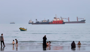 Iran Sets Conditions for Reopening Strait of Hormuz, Demands Compensation