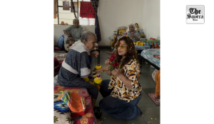 Shilpa Shinde skips ‘Lock Upp’ success party, receives grand welcome from elderly women at her Karjat shelter home