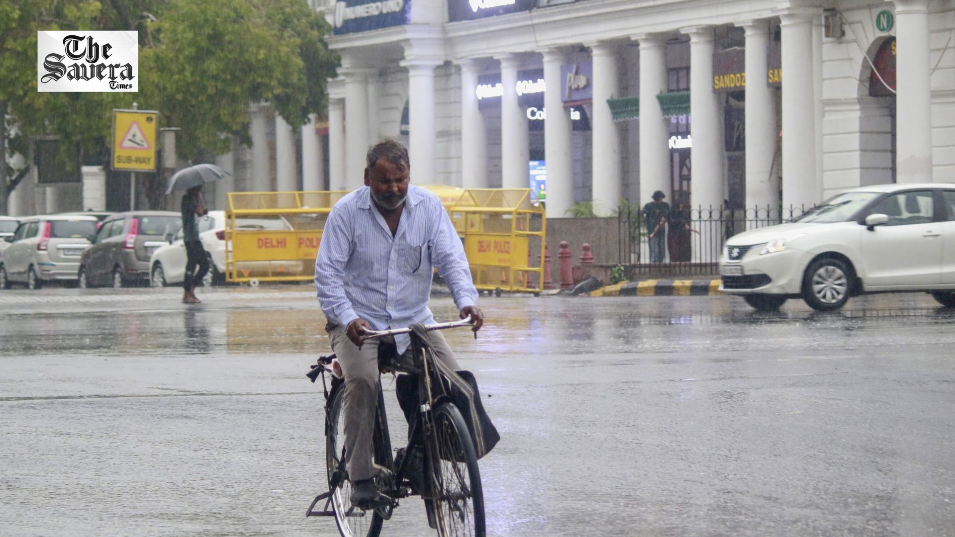 Delhi Weather Today: Cloudy Skies, Light Rain Expected; Heavy Monsoon Showers Likely This Week