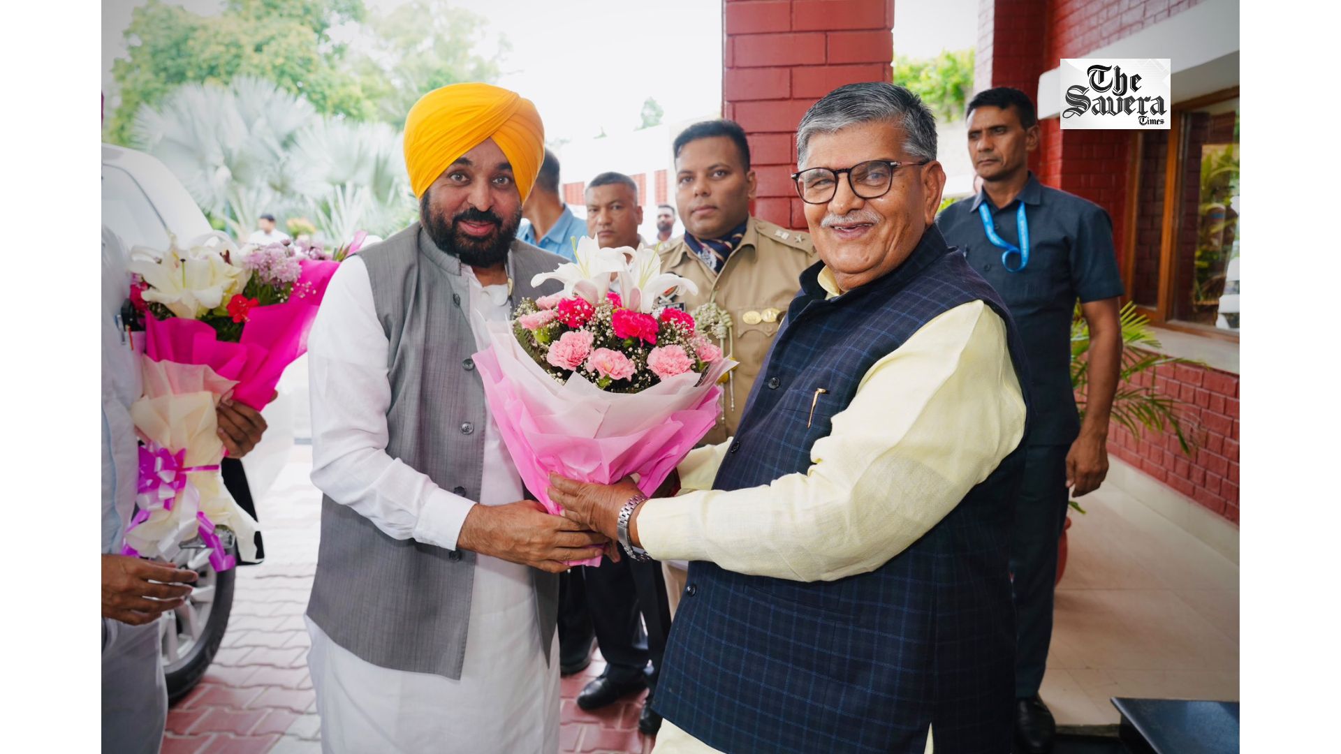 Punjab CM Bhagwant Mann Meets Governor Gulab Chand Kataria, Discusses State Development and Public Welfare