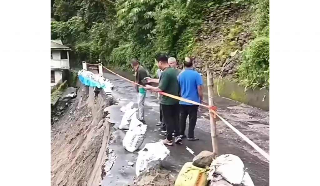 Landslides on busy road in Darjeeling district stall traffic movement in Bengal hill areas; more rains predicted