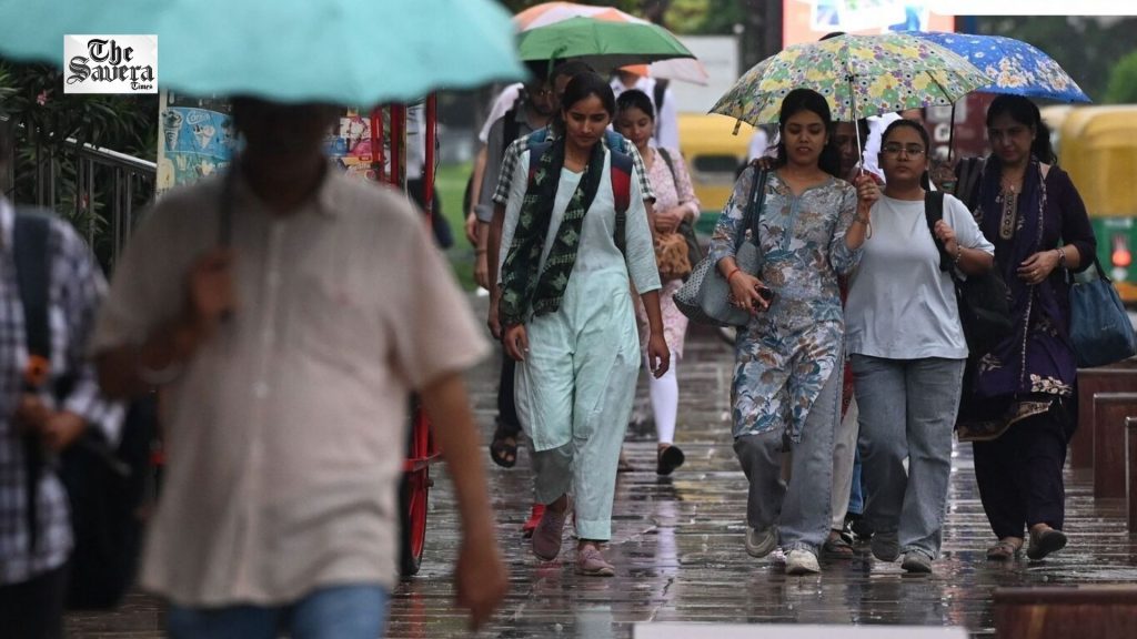 Delhi-NCR to Remain Hot With Hazy Sunshine; Rain Alert Issued for 21 States