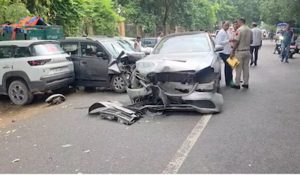 Delhi: Mercedes collides with Wagon-R car in Narela, Elderly woman killed