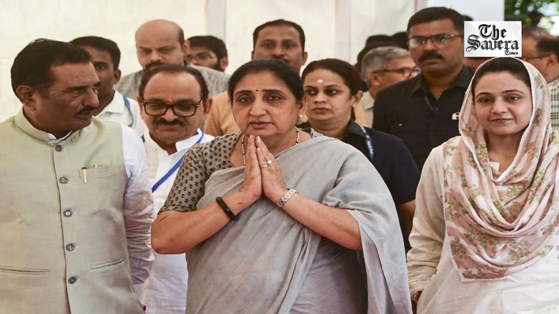 ‘Gungi Gudiya’ Remark on Sunetra Pawar Triggers Political Row; NCP Hits Back at Congress