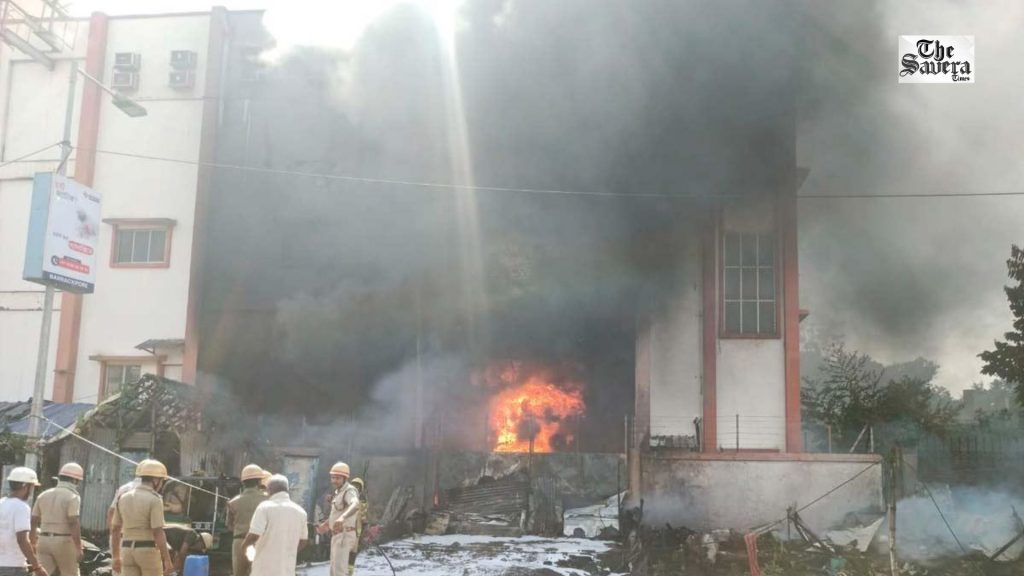 Fire Breaks Out at CESC Office in West Bengal’s Panihati, 9 Fire Tenders Deployed