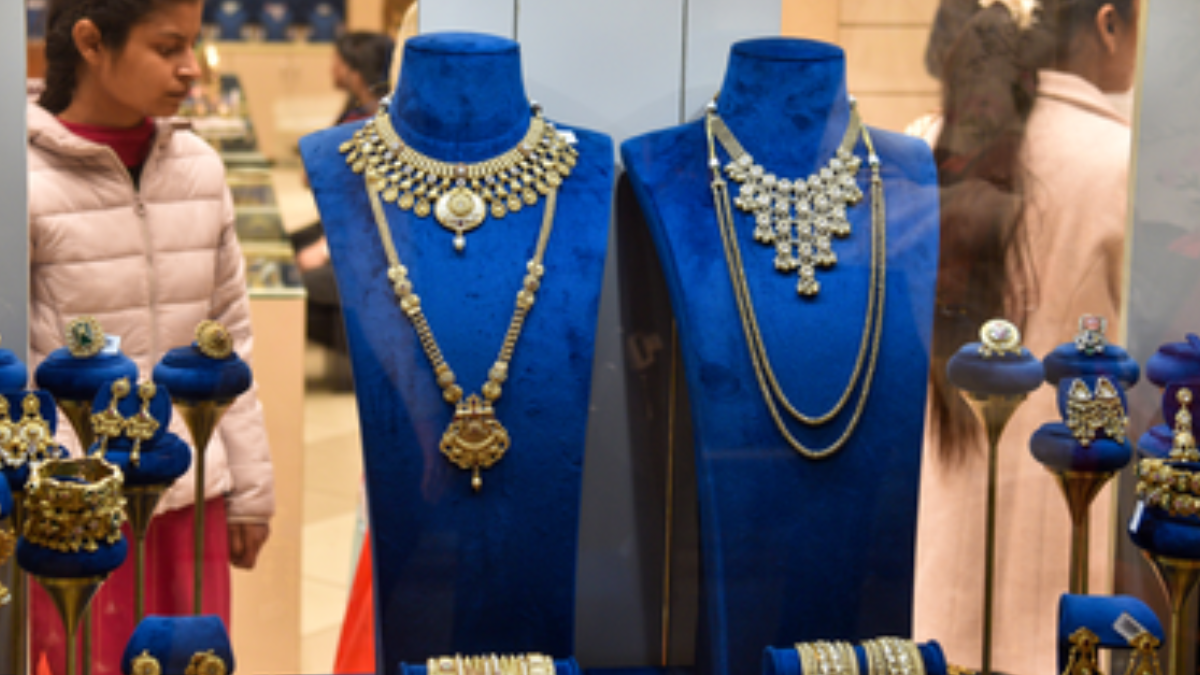 Gold, Silver Prices Range-Bound Ahead of US Fed Policy Decision
