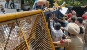 AAP protests across Punjab after BJP MPs attend Sajjan Kumar’s funeral