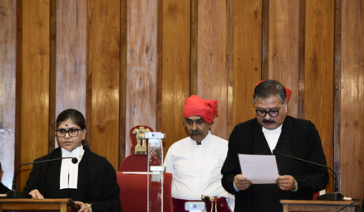 Justice Manash Ranjan Pathak Takes Charge as Gujarat HC Judge