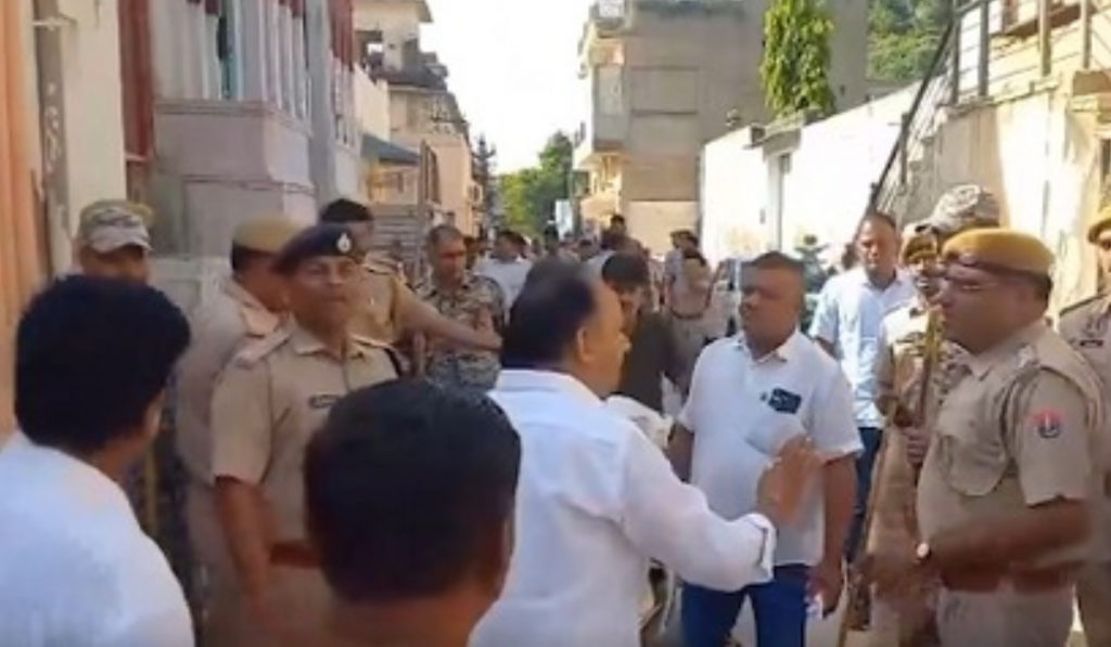 Clash Breaks Out in Sikar After Congress Wins Civic Poll, Stones Pelted in Ward 17
