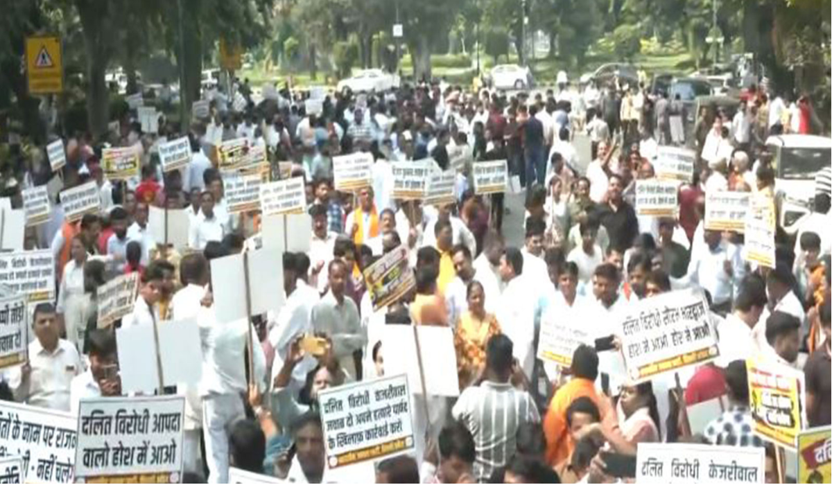 BJP Protests Outside AAP Office, Seeks Action Against Councillor Vijay Kumar