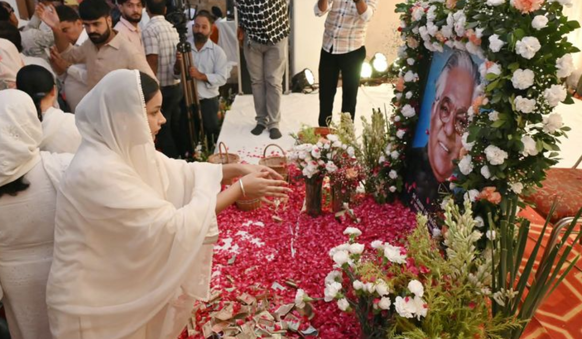 Punjab CM Mann’s Wife Gurpreet Kaur Pays Tribute to Bhagat Chunni Lal in Jalandhar